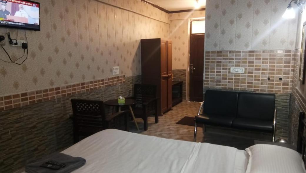 דהראדון Hotel O Hya'S Homestay מראה חיצוני תמונה