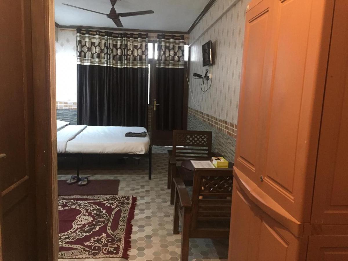 דהראדון Hotel O Hya'S Homestay מראה חיצוני תמונה